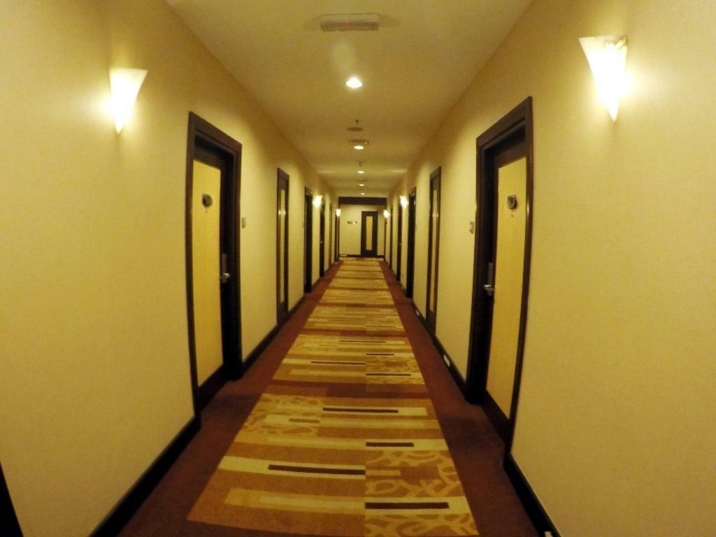 Imperial Palace Hotel Miri Exterior foto
